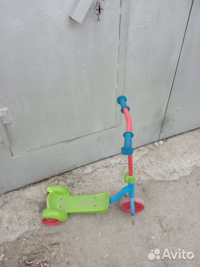 Самокат детский, в наличии 2 шт