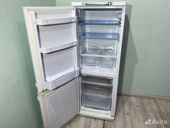 Холодильник Indesit