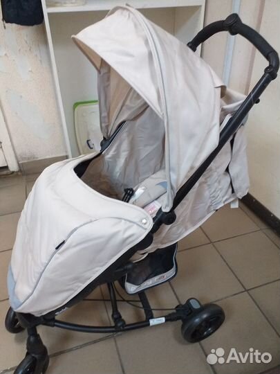 Прогулочная коляска новая