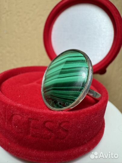 Кольцо из камня малахит