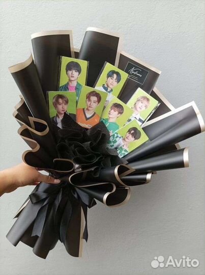 Оригинальный букет с фотокарточками