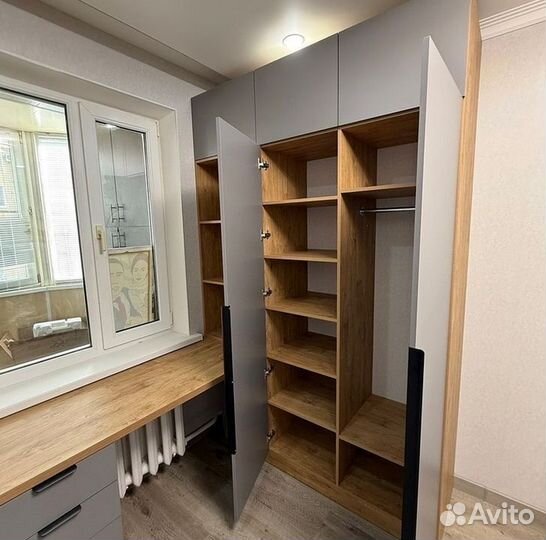 Рабочая зона у окна