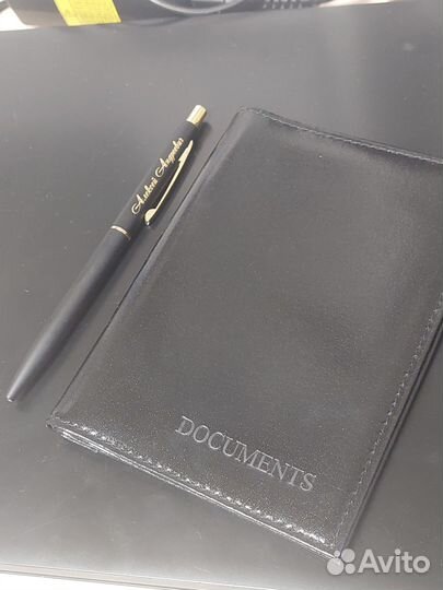 Ручка с гравировкой для выпускников и бизнеса