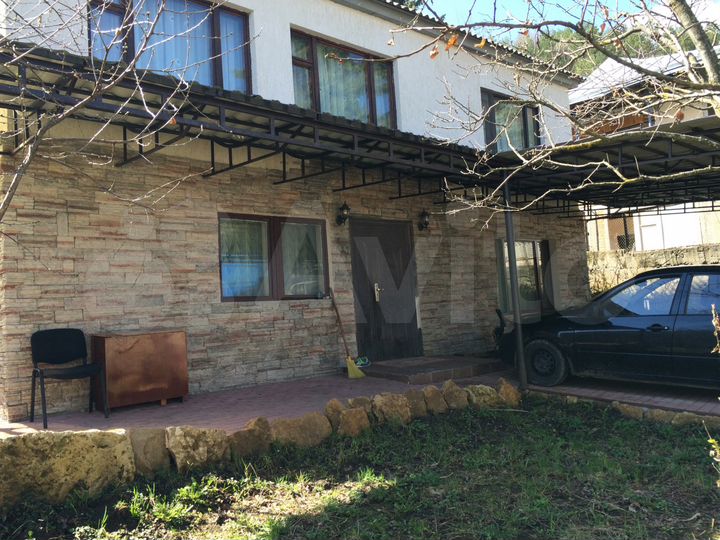 Дом 230 м² на участке 6 сот.