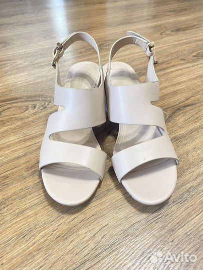 Босоножки марки Taccardi