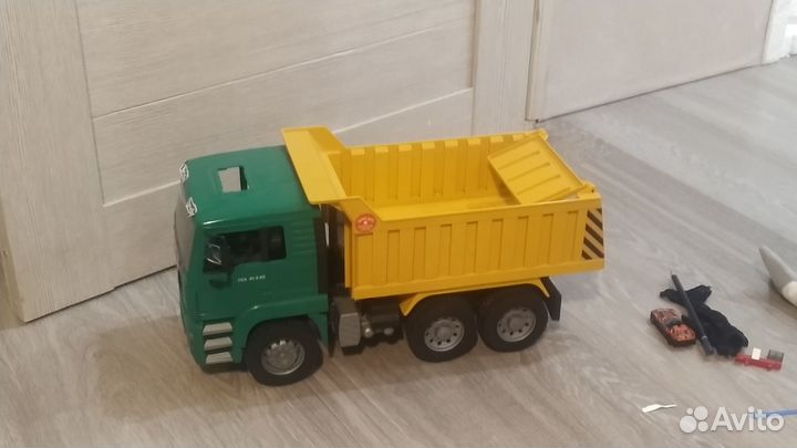 Самосвал border man