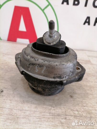 Опора (подушка) передняя Bmw X5 E53 SVA M57N 2005