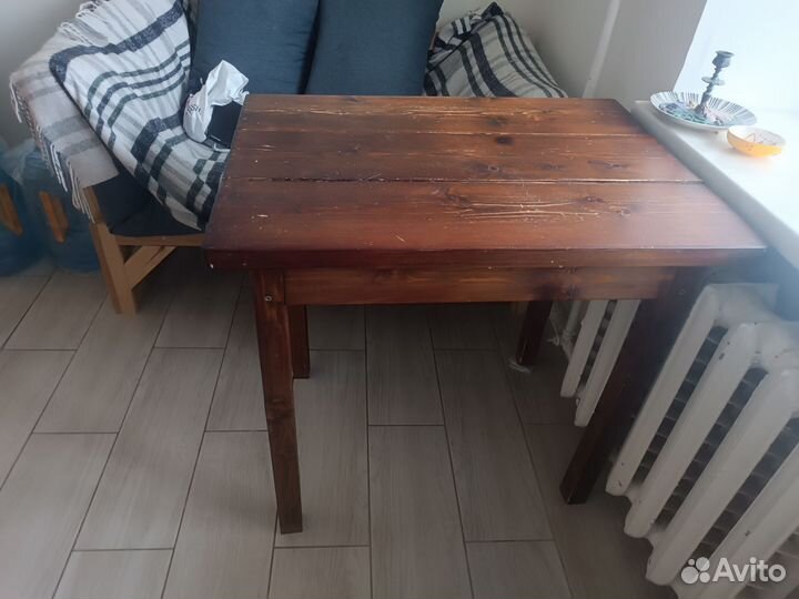 Стол из массива дерева бесплатно