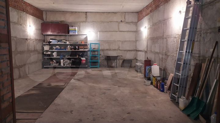 Гараж, > 30 м²