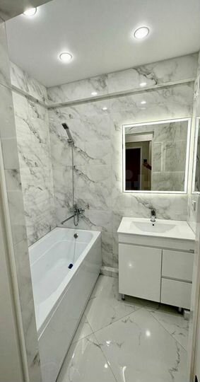 2-к. квартира, 65 м², 2/10 эт.