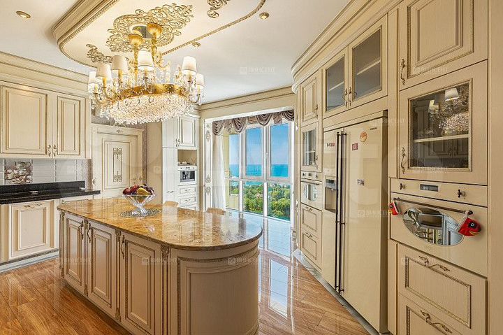 3-к. квартира, 170 м², 16/23 эт.