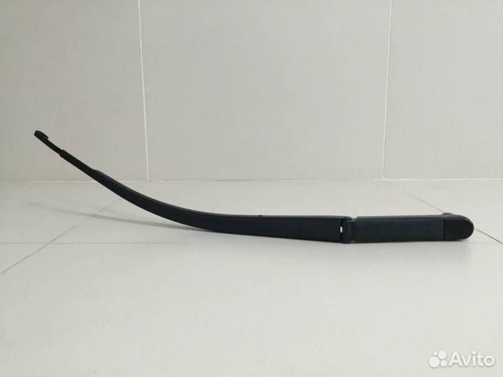 Поводок стеклоочистителя передний правый Mazda Maz