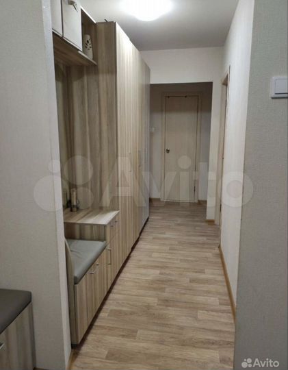 4-к. квартира, 72 м², 1/10 эт.