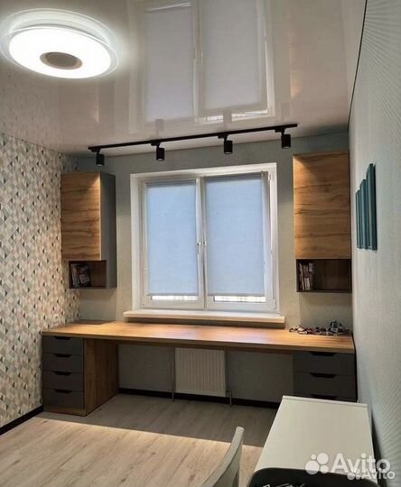 Рабочая зона стол у окна, стол у окна