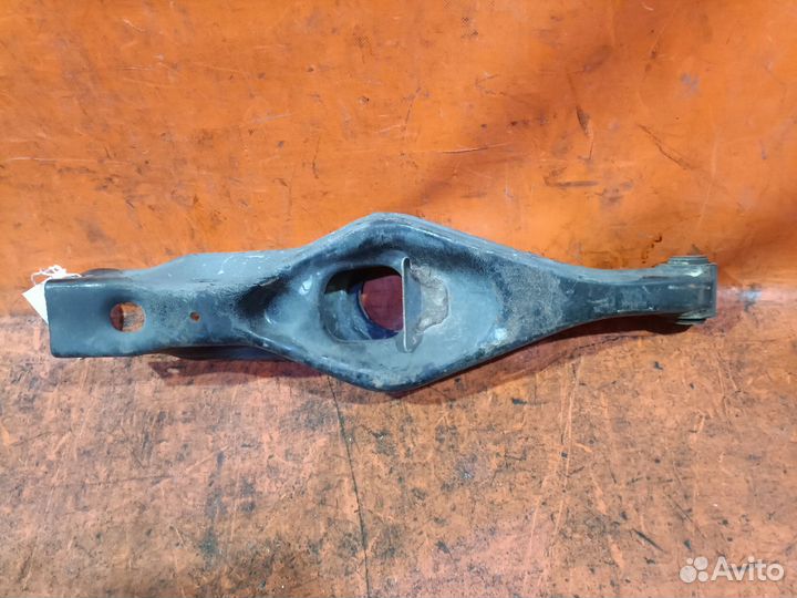 Рычаг задний нижний Mitsubishi Pajero V65W