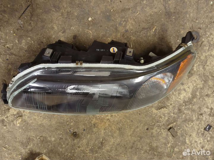 Новая передняя правая фара volvo v70 xc70 s60