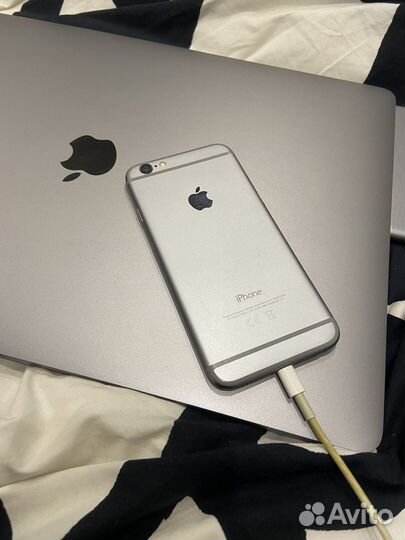 Телефон iPhone 6