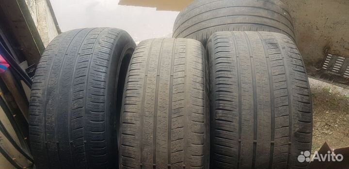 Pirelli P Zero All Season 275/45 R21 и 315/40 R21 111H