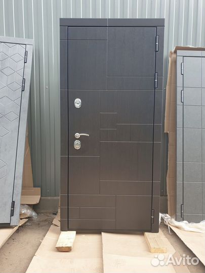 Дверь входная металлическая