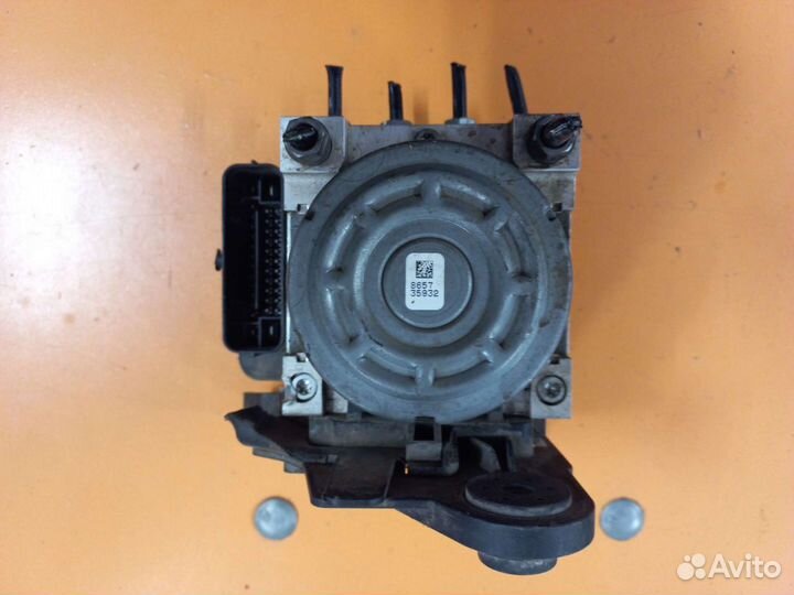 Блок ABS Skoda Octavia A7 5Q0907379R