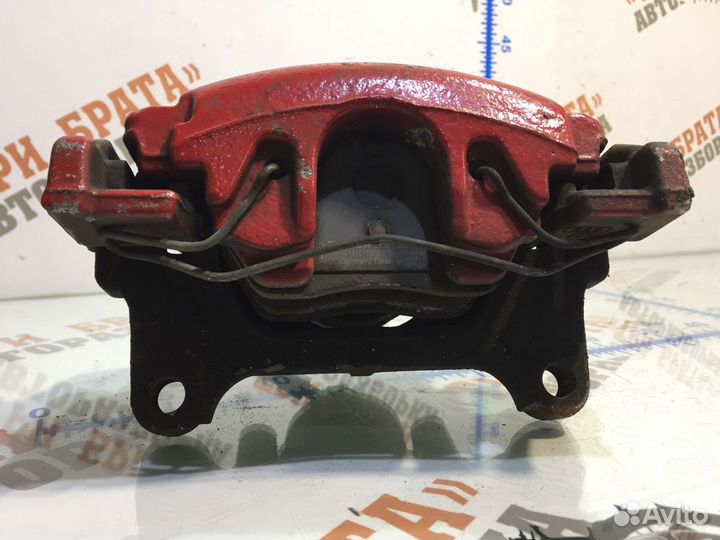 Фольксваген Passat CC Суппорт передний Прав