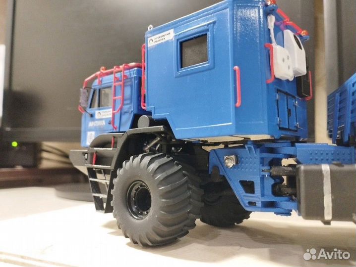 1:43 Сборная модель Грузовик 5345 Арктика