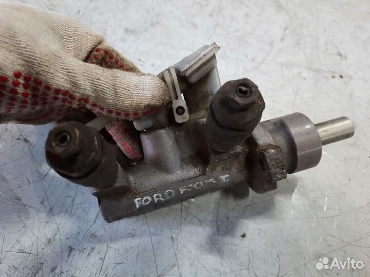 Главный тормозной цилиндр Форд Фокус 1