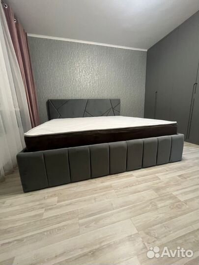 Кровать с подъемным механизмом