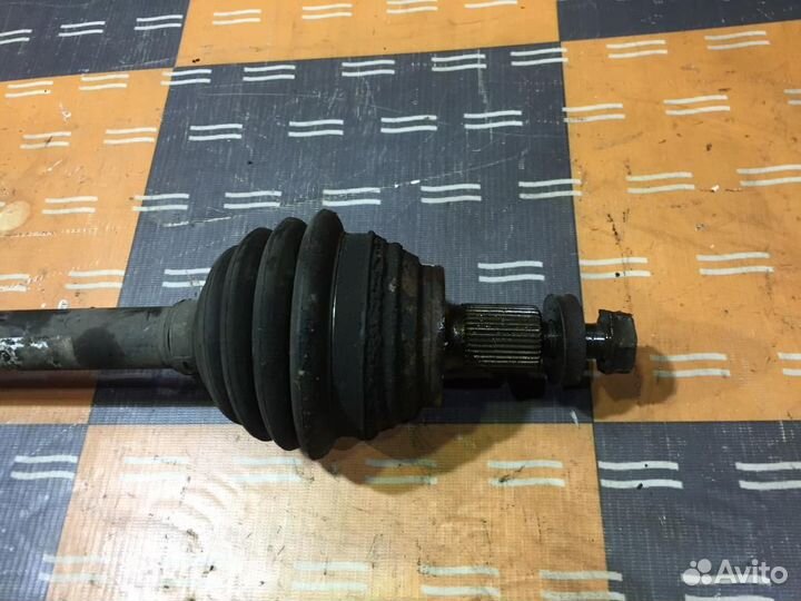 Привод передний левый Фольксваген Гольф Плюс 5М