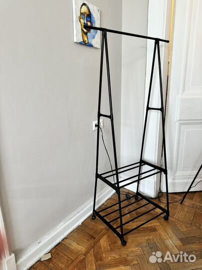 Вешалка напольная для одежды