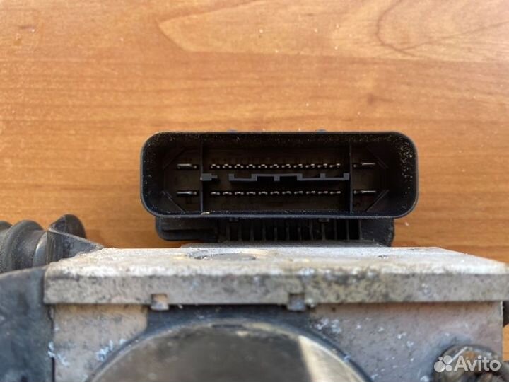 Блок управления abs Skoda Octavia liftback A5 BLF