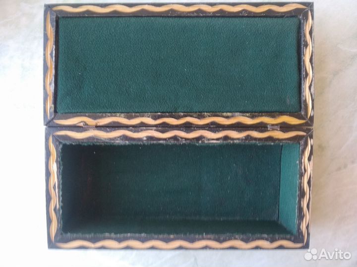 Шкатулка деревянная резная