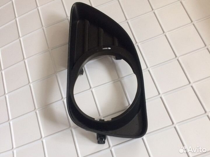 Рамка птф передняя левая Toyota Camry V40