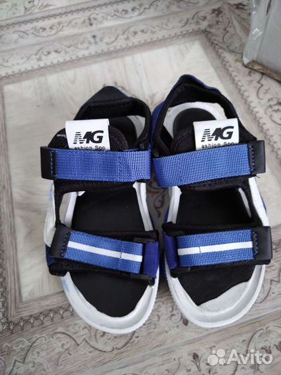 Сандали новые