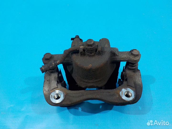 Тормозной суппорт передний левый Hyundai Solaris 2