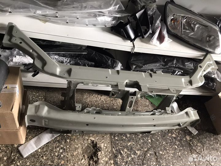 Телевизор - рамка радиатора Приора завод