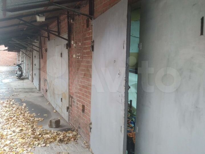 Гараж, > 30 м²