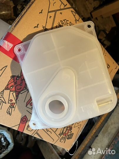 Бачок расширительный audi 80 audi 100 а4 A6 c4