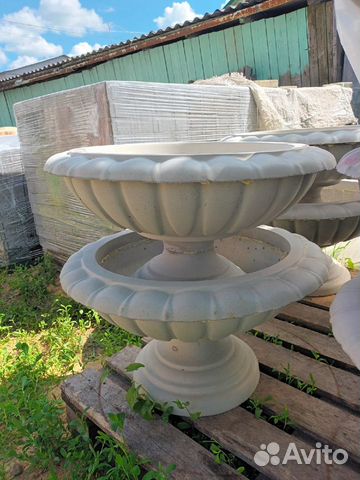 Садовые вазоны