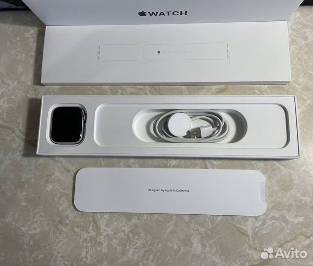 Часы apple watch se 44 mm в отличном состоянии