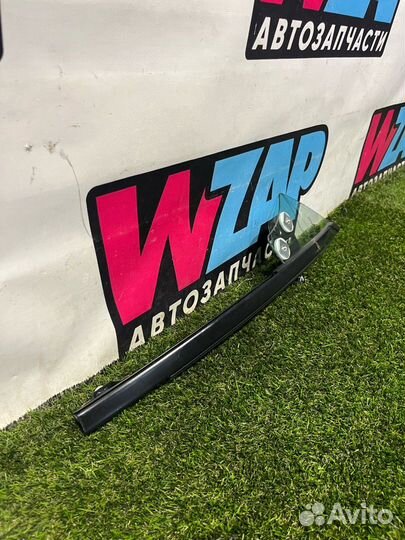 Стекло двери передней левой Fiat 124 2018