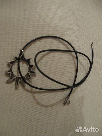 Серебряная подвеска с каучуковым шнурком