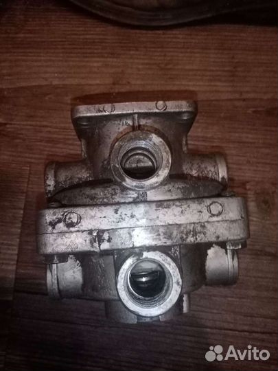 Главный тормозной кран ЗИЛ, камаз