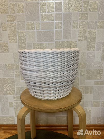 Кашпо из искусственного ротанга