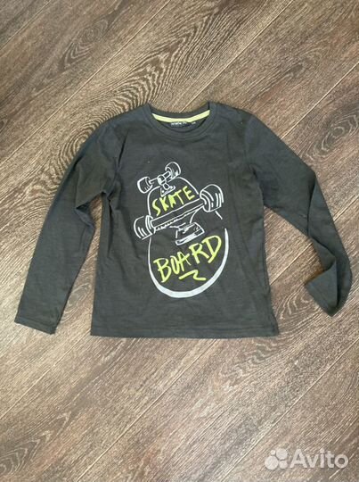 Футболка с рукавами 134 / джинсы 140