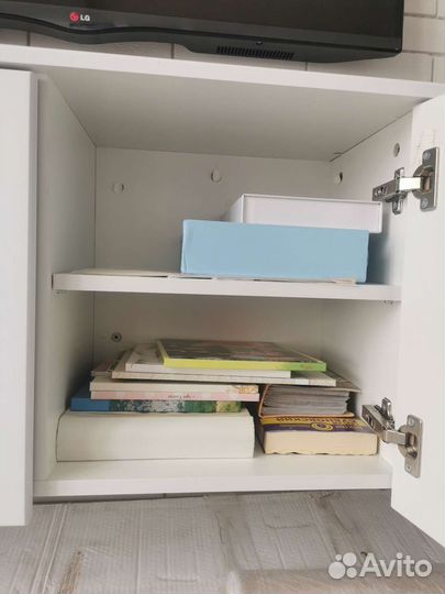 Тумба под телевизор подвесная