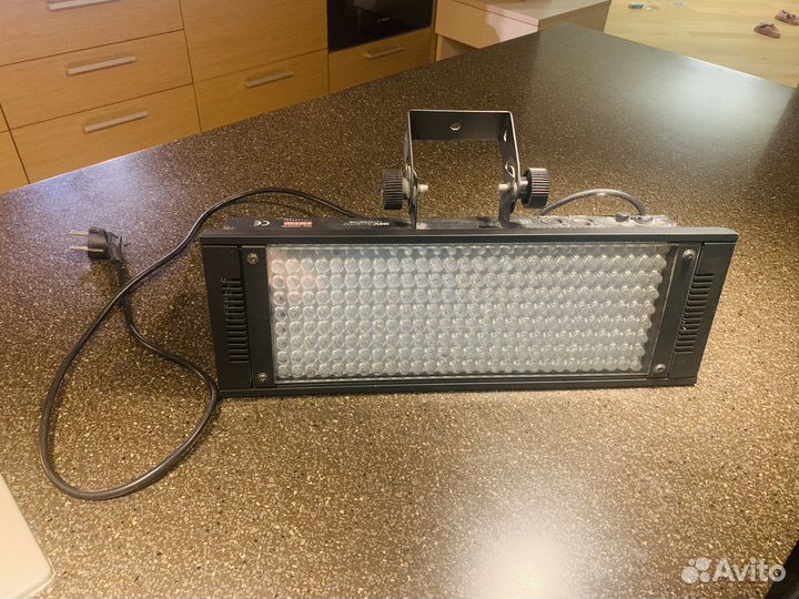 Светодиодный RGB стробоскоп Involight ledstrob 140