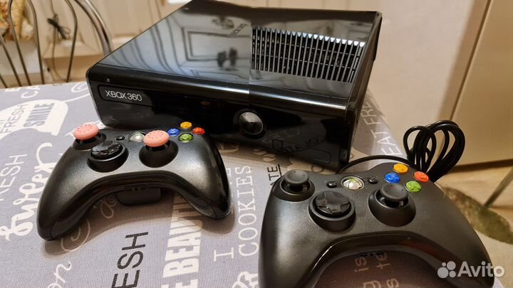 Xbox360E 250гб+50игр+Freeboot+2геймпада