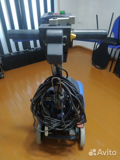 Поломоечная машина (клининг)