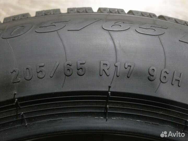 Pirelli Winter Sottozero 210 Serie II 205/65 R17 96H